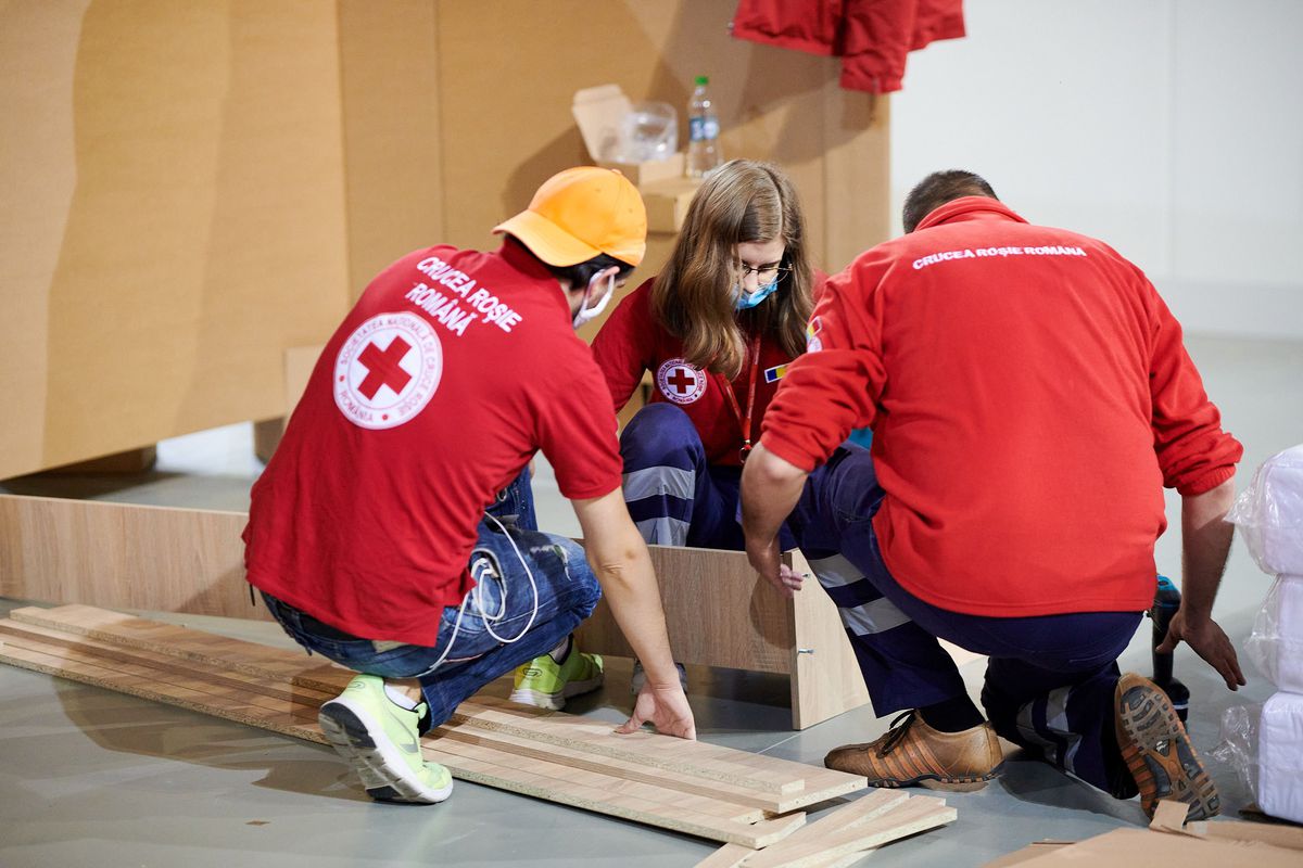 FOTO Sala Polivalentă din Cluj, transformată în centru de suport pentru bolnavii de COVID-19