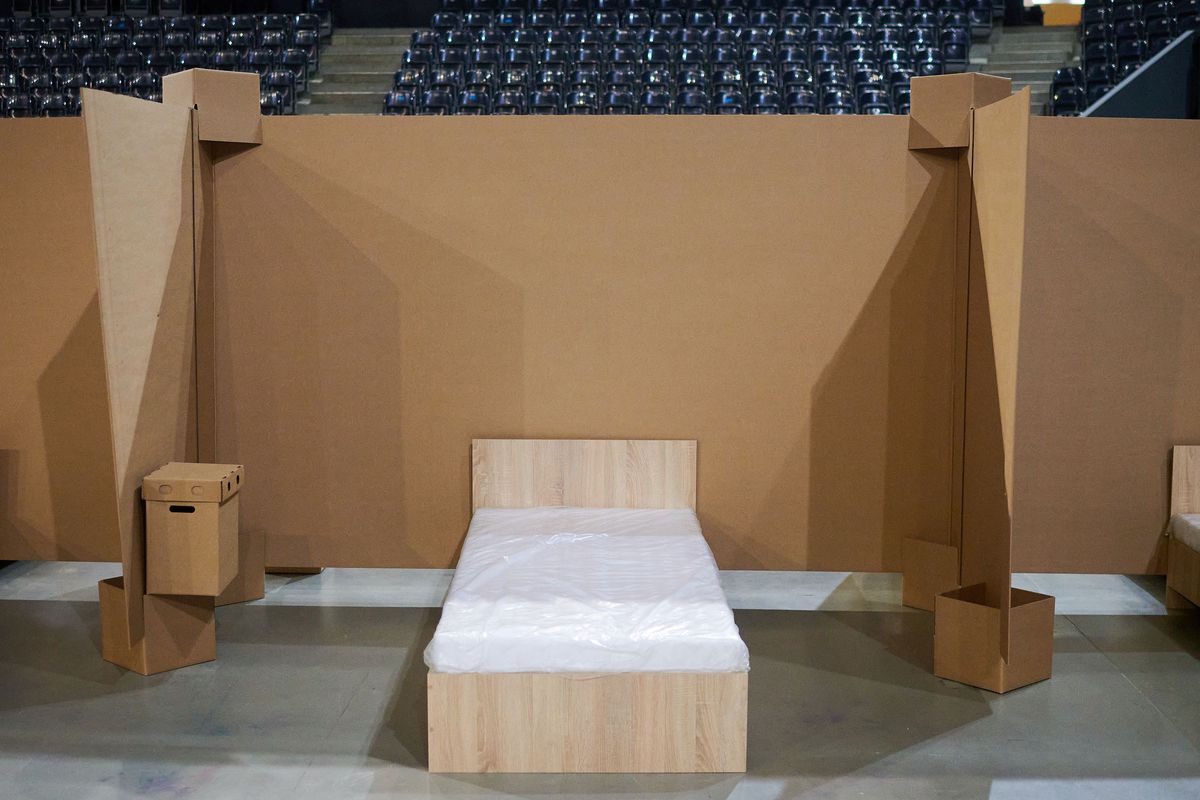 FOTO Sala Polivalentă din Cluj, transformată în centru de suport pentru bolnavii de COVID-19