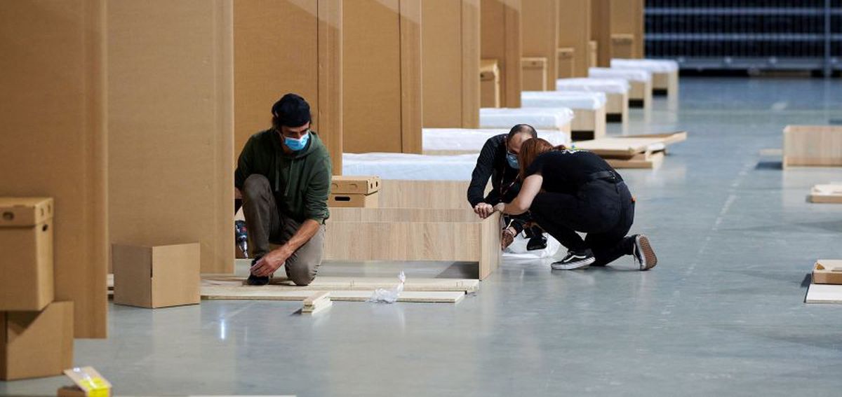 FOTO Sala Polivalentă din Cluj, transformată în centru de suport pentru bolnavii de COVID-19