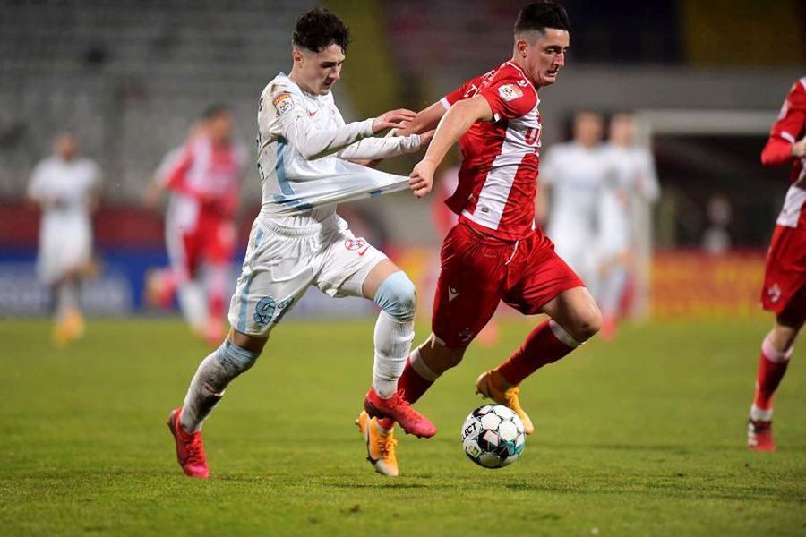 Adrian Niță, în duel cu Steliano Filip Ce scandal va fi! FCSB a cerut penalty în startul meciului » Decizia lui Kovacs