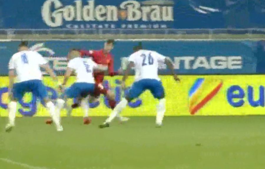 Captură Digi Sport Ce scandal va fi! FCSB a cerut penalty în startul meciului » Decizia lui Kovacs