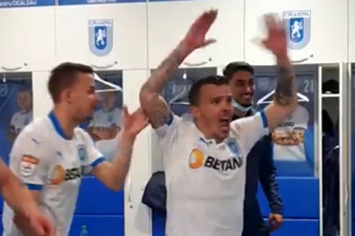 „Așa e la Craiova!” » Imagini senzaționale din vestiar: cum au celebrat oltenii victoria cu FCSB
