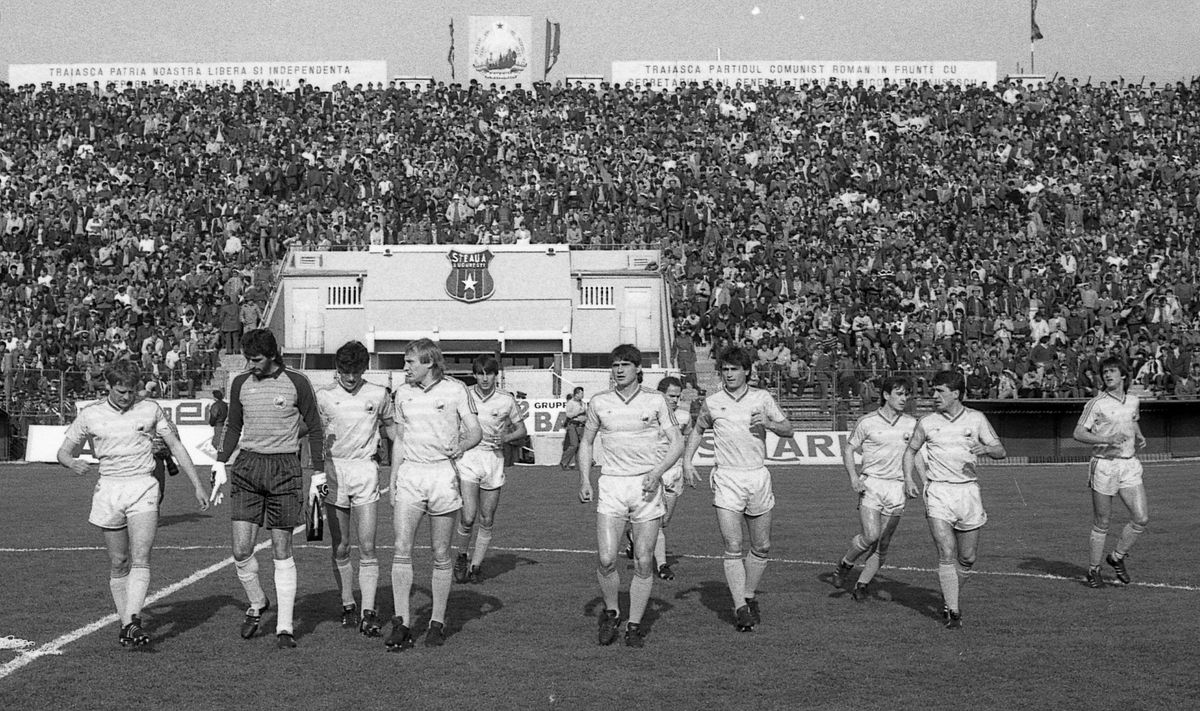 35 de ani de la cele mai tari 8 minute din istoria naționalei. Și de când Lăcătuș a trimis la spital doi adversari într-un sfert de oră. „Așa trebuie jucat și acum, nu ca domnișoarele!”