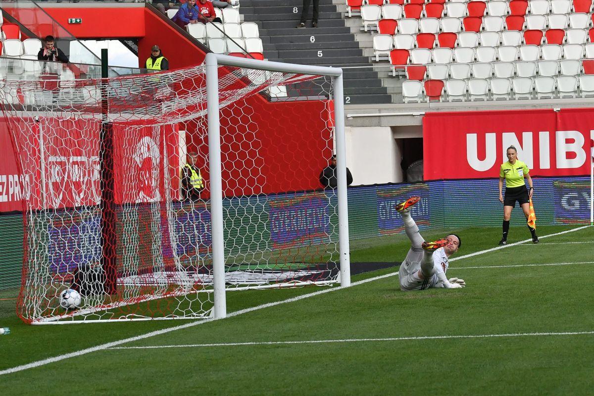 Greșeli inexplicabile de arbitraj în Sepsi - Gaz Metan » Gol anulat pentru un ofsaid văzut doar de arbitri