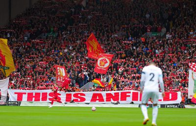„This is Anfield” » Reportaj de suflet din templul „cormoranilor” realizat de jurnalista îndrăgostită de Liverpool: „M-am simțit mică și uriașă în același timp”