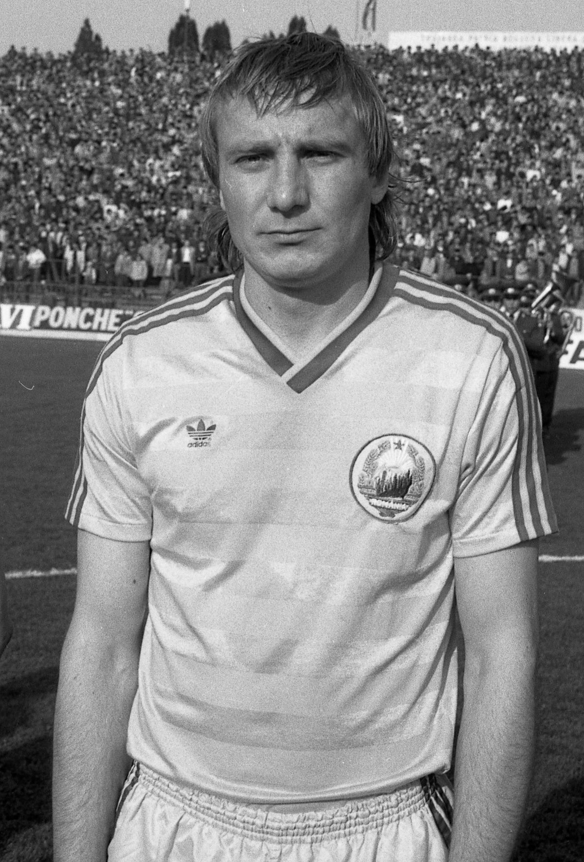 35 de ani de la cele mai tari 8 minute din istoria naționalei. Și de când Lăcătuș a trimis la spital doi adversari într-un sfert de oră. „Așa trebuie jucat și acum, nu ca domnișoarele!”