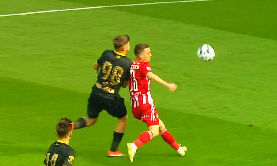 FOTO: Captură @Orange Sport Greșeli inexplicabile de arbitraj în Sepsi - Gaz Metan » Gol anulat pentru un ofsaid văzut doar de arbitri