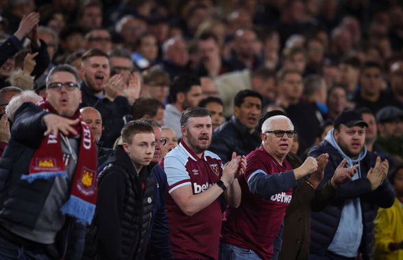 Reporteri atacați violent de fani » Ce au pățit nemții în tribunele arenei lui West Ham