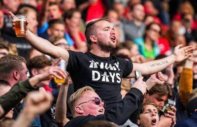 Liber la bere pe stadioane? Guvernul și-a dat acordul, Poliția se revoltă: „O nebunie!”