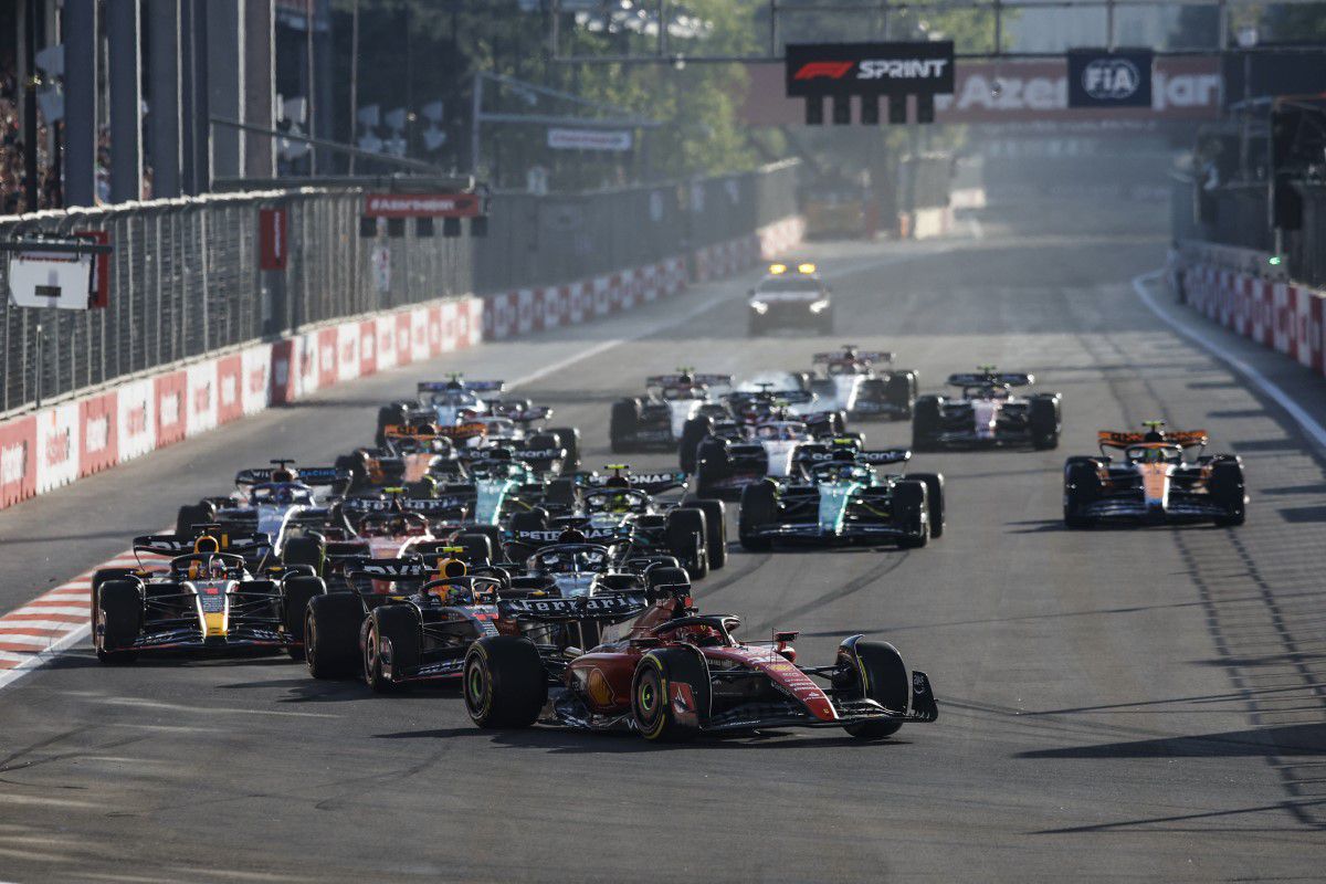 Perez câștigă cursa sprint din Azerbaidjan! Zi complicată pentru Max Verstappen: lovit la start, olandezul a fost un car de nervi
