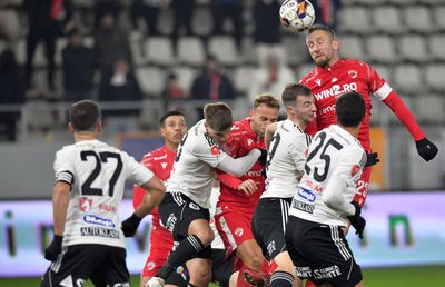 „Frații” de la U Cluj pun presiune pe Dinamo. Ce-i mână în luptă: „Orice loc mai sus aduce un venit în plus la bugetul clubului”