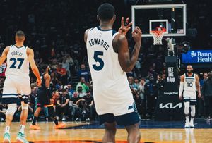 Știm prima semifinalistă a play-off-ului din NBA: Durant și Booker n-au avut nicio șansă » Meci EPIC între Dallas și Clippers