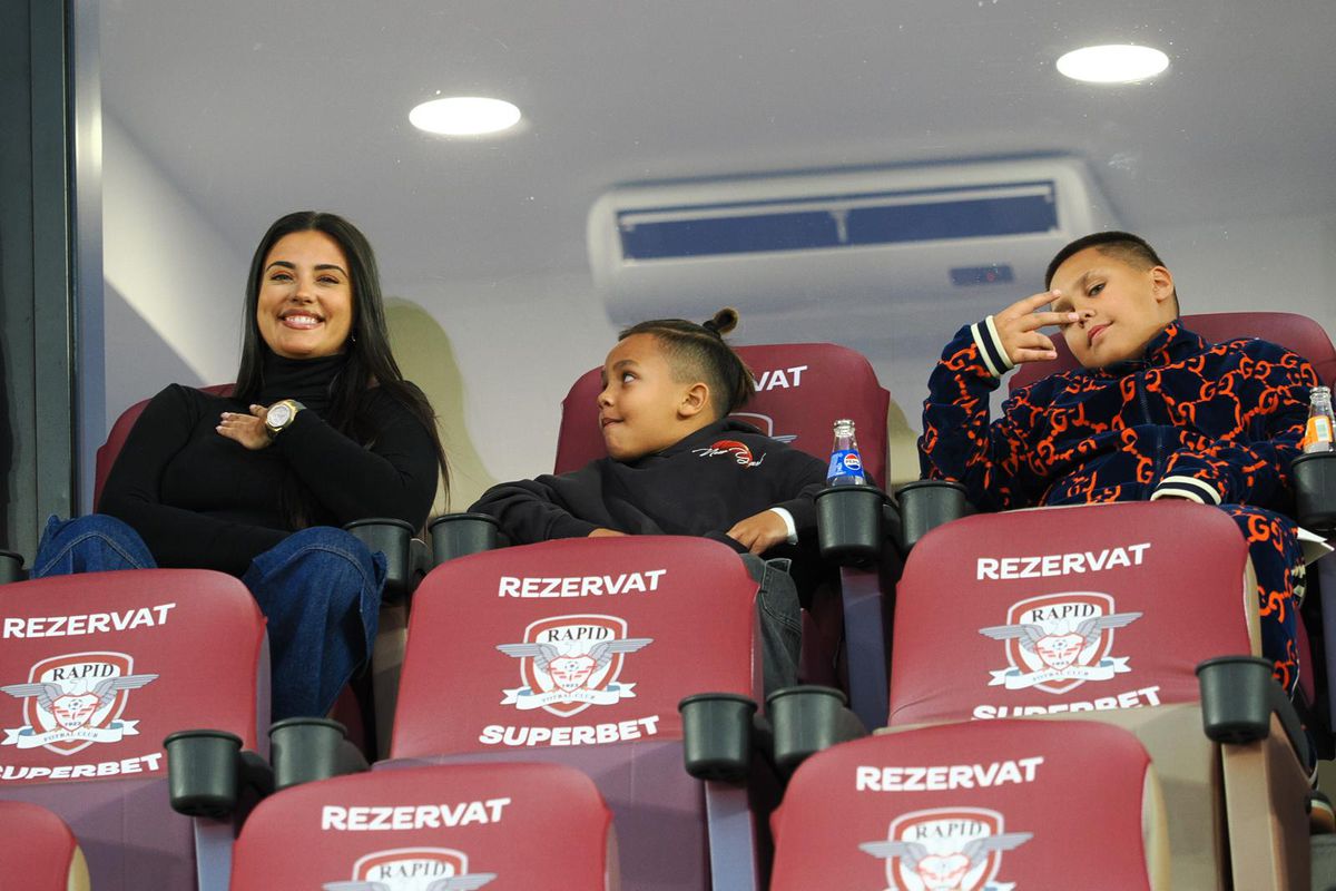 Antonia, prezentă la Rapid - Universitatea Craiova