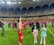 Valentin Crețu și copiii, după meciul în care FCSB a devenit campioană /  Sursă foto: instagram.com/valentincretu89/, instagram.com/madalinamariacretu/