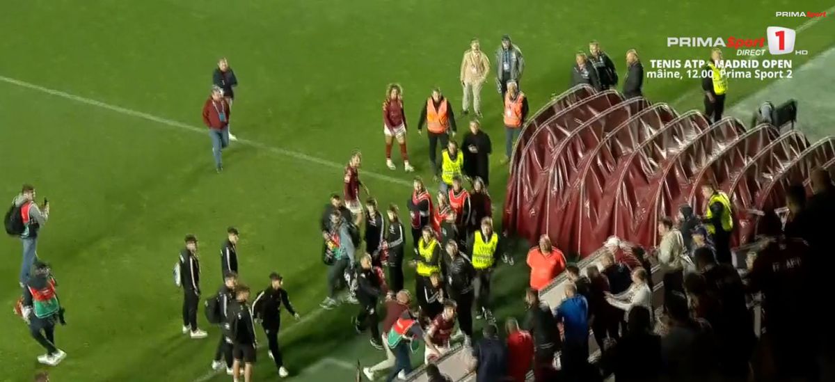 Scene incredibile la finalul meciului din Giulești. Paul Iacob a sărit la bătaie cu spectatorii + Prima reacție a jucătorului