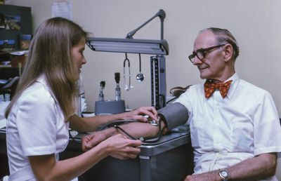 Ai cârcei frecvent? Află ce semnale îți transmite corpul și ce poți face