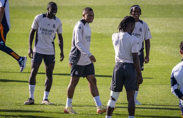 Lovitură pentru Real Madrid: francezul a terminat sezonul! Nu va juca nici la Campionatul Mondial al Cluburilor