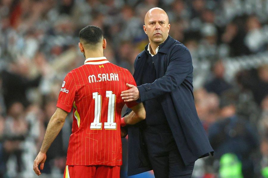 Mohamed Salah și Arne Slot, antrenorul lui Liverpool / Foto: Imago Images Tranziția amânată de jumătate de miliard