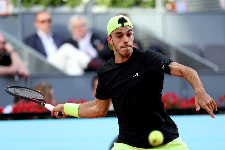 Francisco Cerundolo, victorie cu Alexander Zverev la Madrid/Foto: Getty Images Deja vu pentru Alexander Zverev la Caja Magica! Numărul 2 mondial a fost eliminat, pentru al doilea an la rând, în aceeași fază și de același jucător