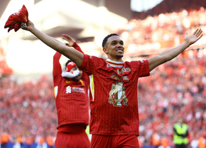 S-a aflat acum! Un cititor pe buze a redat dialogul dintre Trent Alexander-Arnold și patronul lui Liverpool: „Nu te panica”