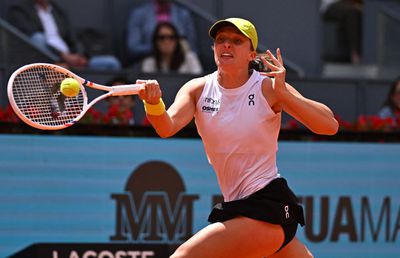 Iga Swiatek merge mai departe la Madrid » Pana de curent i-a prins bine: „M-am bucurat de timpul meu liber”