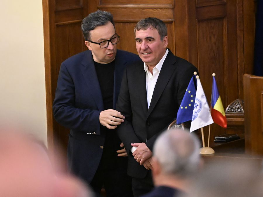 Poveștile lui Marius Mitran, strânse în peste 30 de ani de carieră: „Craiova Maxima e mult mai frumoasă decât Steaua '86. Și povestea, și dramatismul, și tot ce s-a întâmplat cu ea”