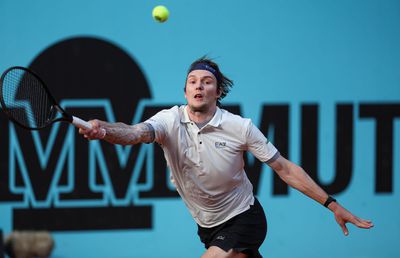 Dialog incredibil între Alexander Bublik și arbitrul de scaun la Madrid: „Îți amintești când tenisul era ușor? Top 50, abia se mișcau”