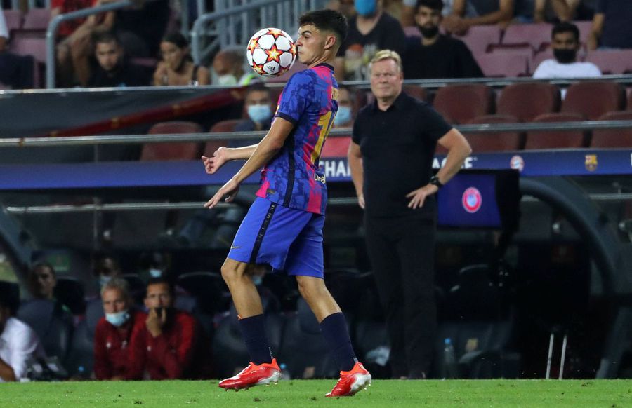 Pedri l-a avut antrenor pe Ronald Koeman în 56 de meciuri la Barcelona, reușind 4 goluri și 6 assisturi / Foto: Imago Refuzat de Real Madrid, strălucește acum la Barcelona » „M-a durut, dar a fost un semn al destinului! Așa am ajuns la clubul vieții mele”