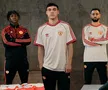 Fanii au luat foc când au văzut tricoul retro lansat de Manchester United: „Mai multe produse decât victorii” » Are un preț uriaș