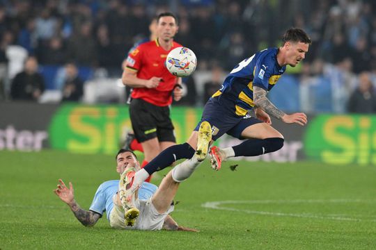 Dennis Man, în acțiune în finalul partidei de pe Olimpico, Lazio - Parma 2-2 / Foto: Imago