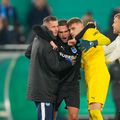 Oleksandr Romanchuk și Pavlo Isenko (Universitatea Craiova) sărbătoresc victoria din grupa de Conference League cu Rapid Viena / Foto: GettyImages