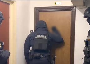 Ultrașii Stelei, săltați de Poliție, la 3 săptămâni după ce au fost reclamați că au furat steagul Nuova Guardia