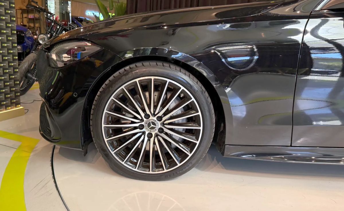 Daniel Bîrligea și-a scos mașina la vânzare: cât cere în schimbul ei