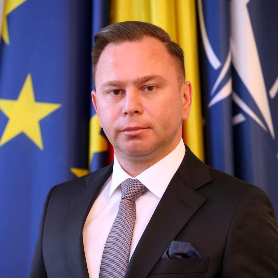 Vestea așteptată de toții fanii celor de la Steaua: „dușmanul” lor a plecat din minister și nu mai are putere în club!