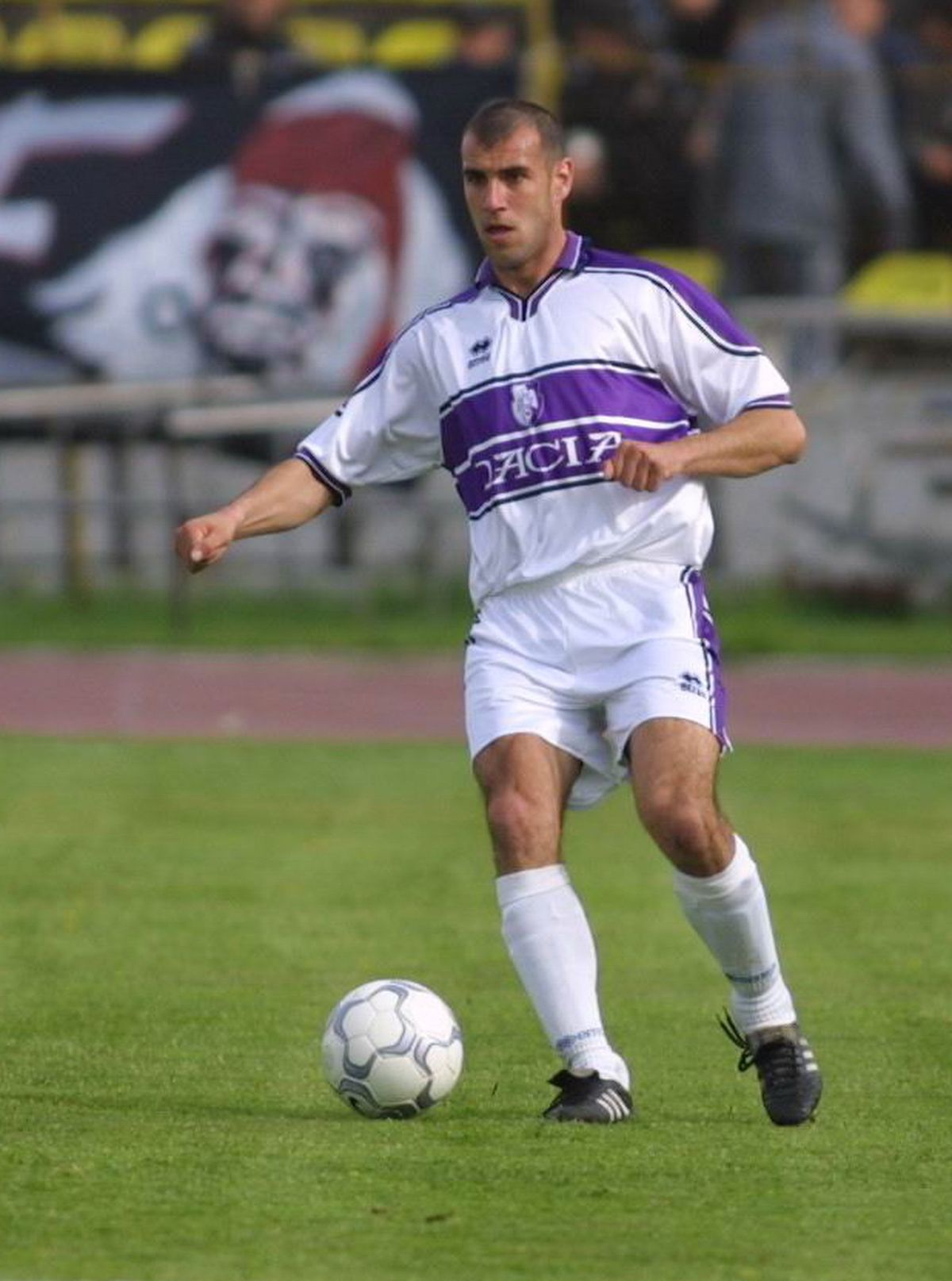 Dacia, salvată de la dispariție de un fost om de fotbal din România: „I se datorează salvarea brand-ului”