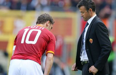 Românul celebru antrenat de Luis Enrique, episod tare: „Bă, băieți, vă întreb ceva”. Atunci a intervenit marele Totti