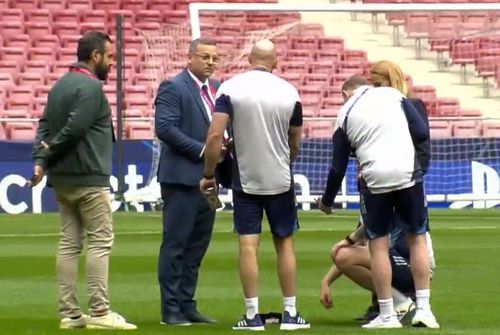 Arsenal s-a plâns la UEFA că gazonul de pe „Metropolitano” ar fi prea mare