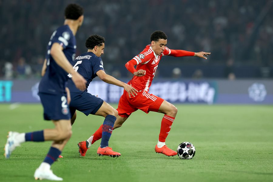 Comparația făcută după PSG - Bayern: „Dacă Chivu ar fi fost în locul lui Luis Enrique...” » Postarea a stârnit multe comentarii pro și contra