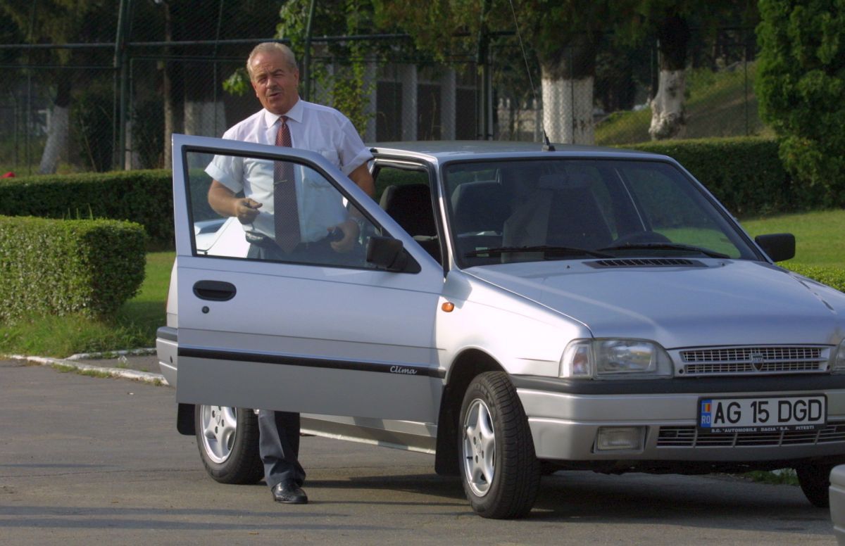 FC Argeș în perioada Dacia: imagini de arhivă cu echipa dirijată de inginerul Constantin Stroe