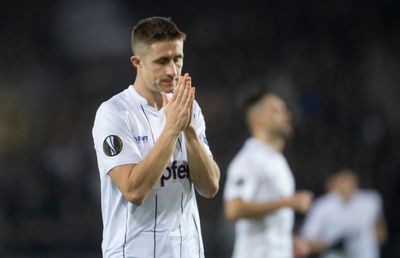 Penalizată cu 12 puncte pentru încălcarea protocolului sanitar, Linz a cedat șefia lui Salzburg!