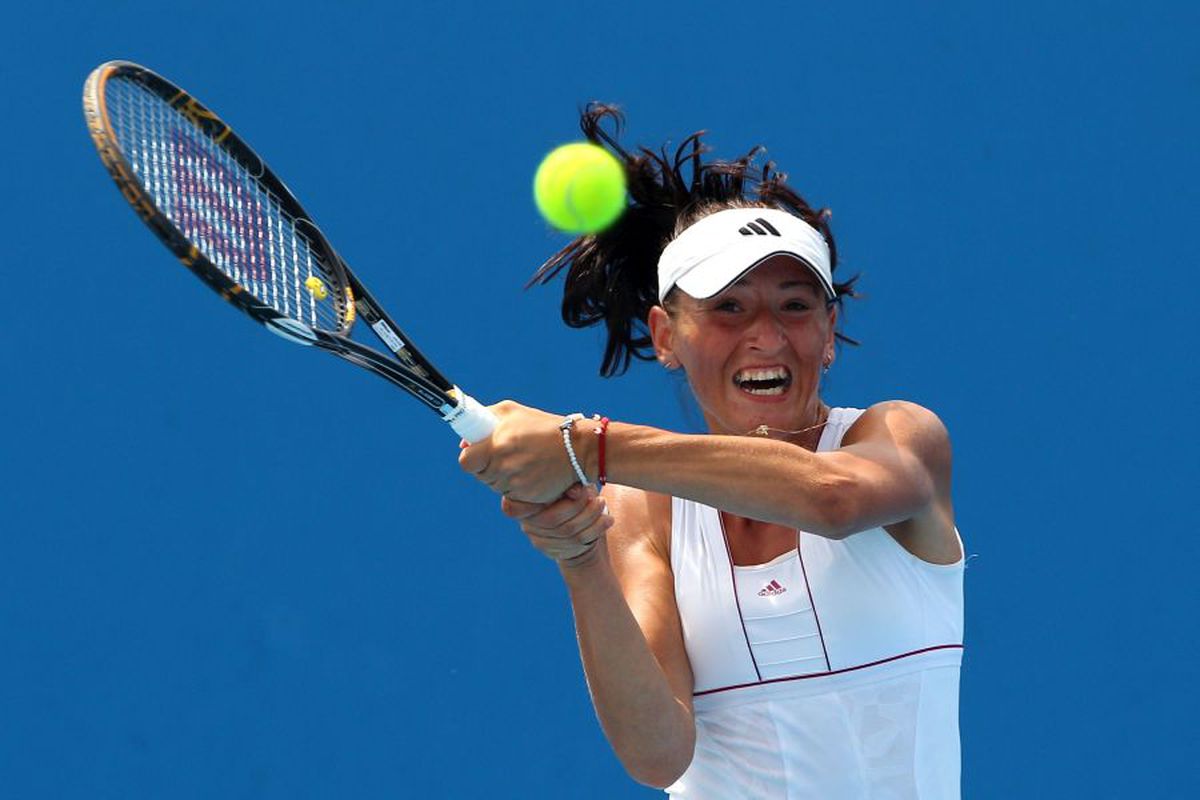 EXCLUSIV Dincolo de reflectoare » Alexandra Cadanțu își spune povestea emoționantă: „Numai părinții știu cât s-au chinuit. Bagi analgezice să nu mai simți durerile”