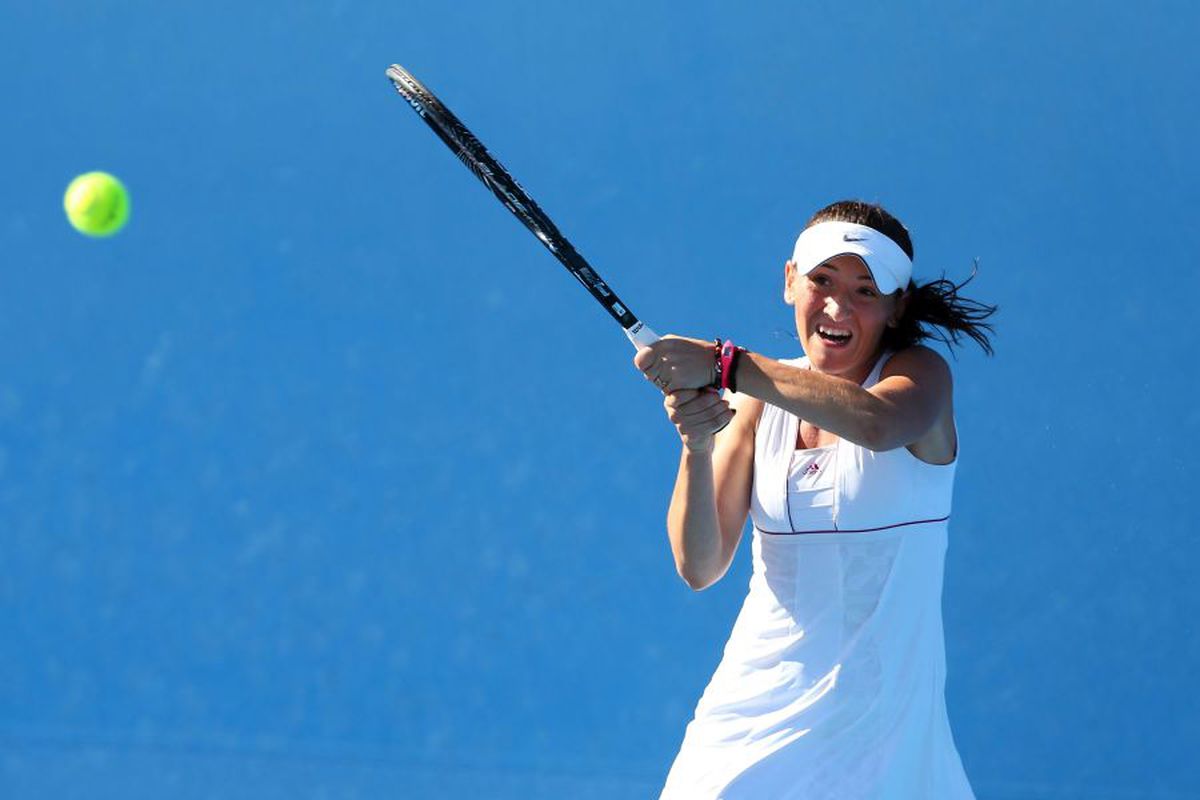 EXCLUSIV Dincolo de reflectoare » Alexandra Cadanțu își spune povestea emoționantă: „Numai părinții știu cât s-au chinuit. Bagi analgezice să nu mai simți durerile”