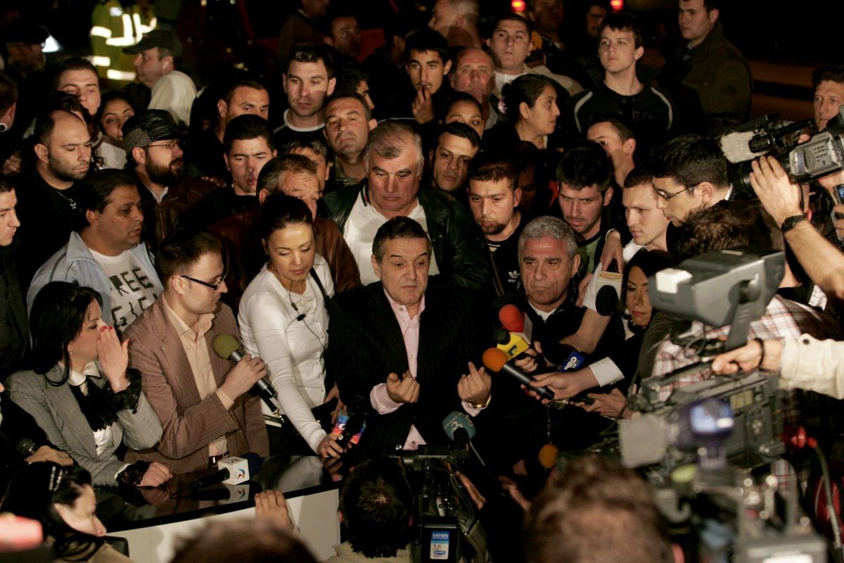 FCSB. Gigi Becali, dezvăluiri despre perioada din închisoare: „Am îngenuncheat și am spus «Doamne, îți mulțumesc că m-ai adus în pușcărie»”