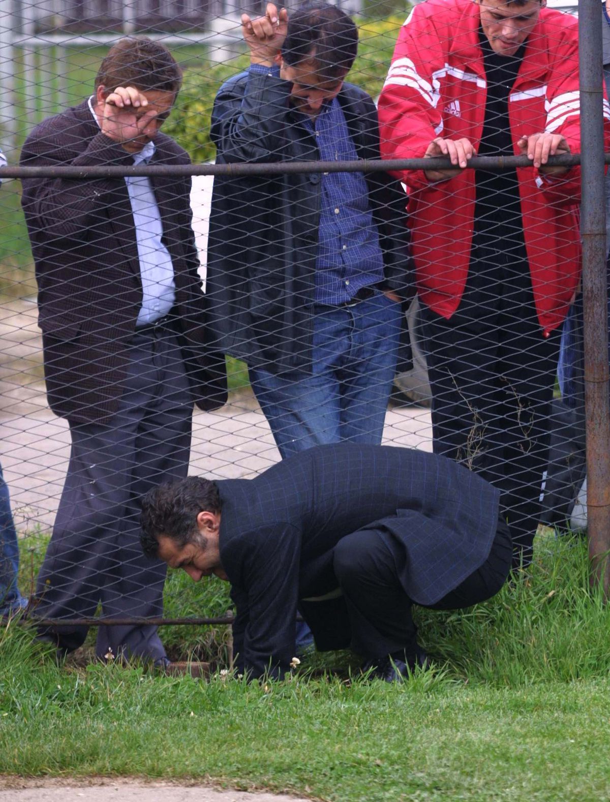 Gigi Becali vrea să combată COVID-19 cu medicamente care nu sunt aprobate de Ministerul Sănătății: „Bă, nu trece cu paracetamol!”