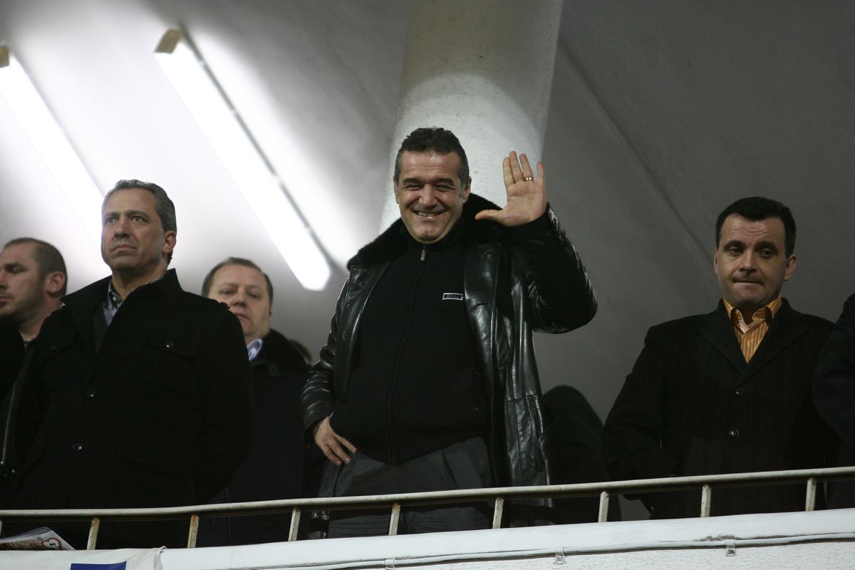 FCSB. Gigi Becali, reacții deplasate în direct: „Plângăciosule, să-ți dea coronavirusul bani!” + „Afro-francezul Gnohere a fost mai de caracter decât «Albă ca Zăpada»”