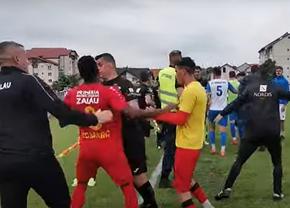 Bătaie generală după barajul de promovare în Liga 2! Golul marcat la ultima fază a pornit o avalanșă de pumni și picioare