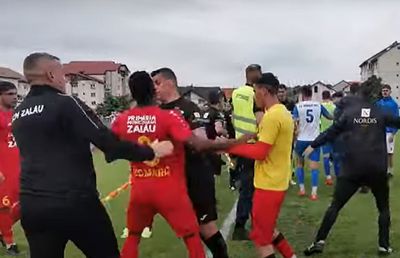 Bătaie generală după barajul de promovare în Liga 2! Golul marcat la ultima fază a pornit o avalanșă de pumni și picioare