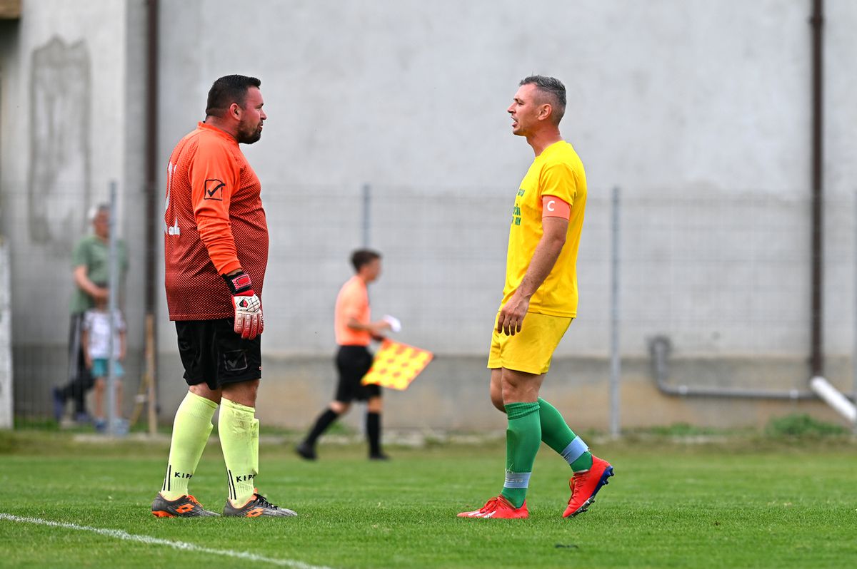 Game of Thrones în Liga 4 » Zmeii din Ogrezeni, campioni la pastramă! „Patroane, ești prea calm! Ai vândut meciul?” + Schimbare tactică: „Iese Motan, intră Pisoi”