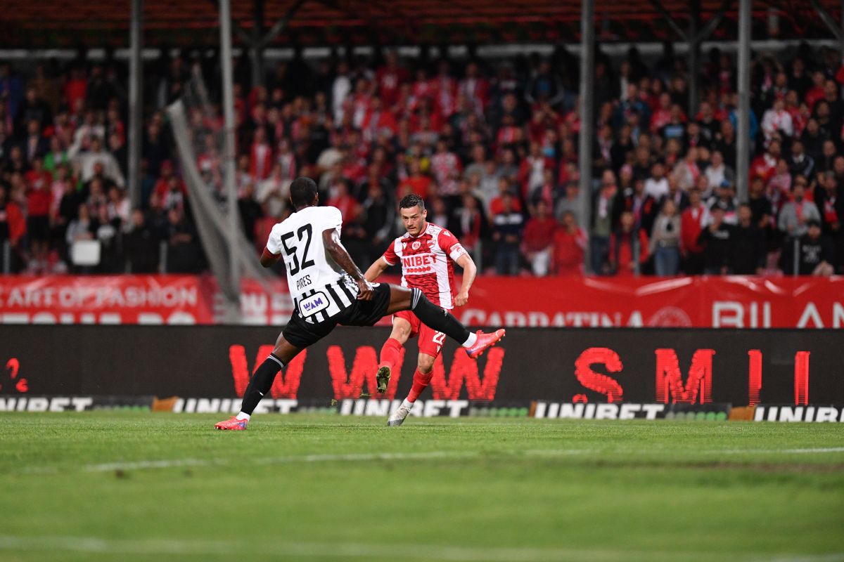 Își fac lotul pe WhatsApp » Metodă originală găsită la Dinamo pentru crearea unei echipe de Liga 2