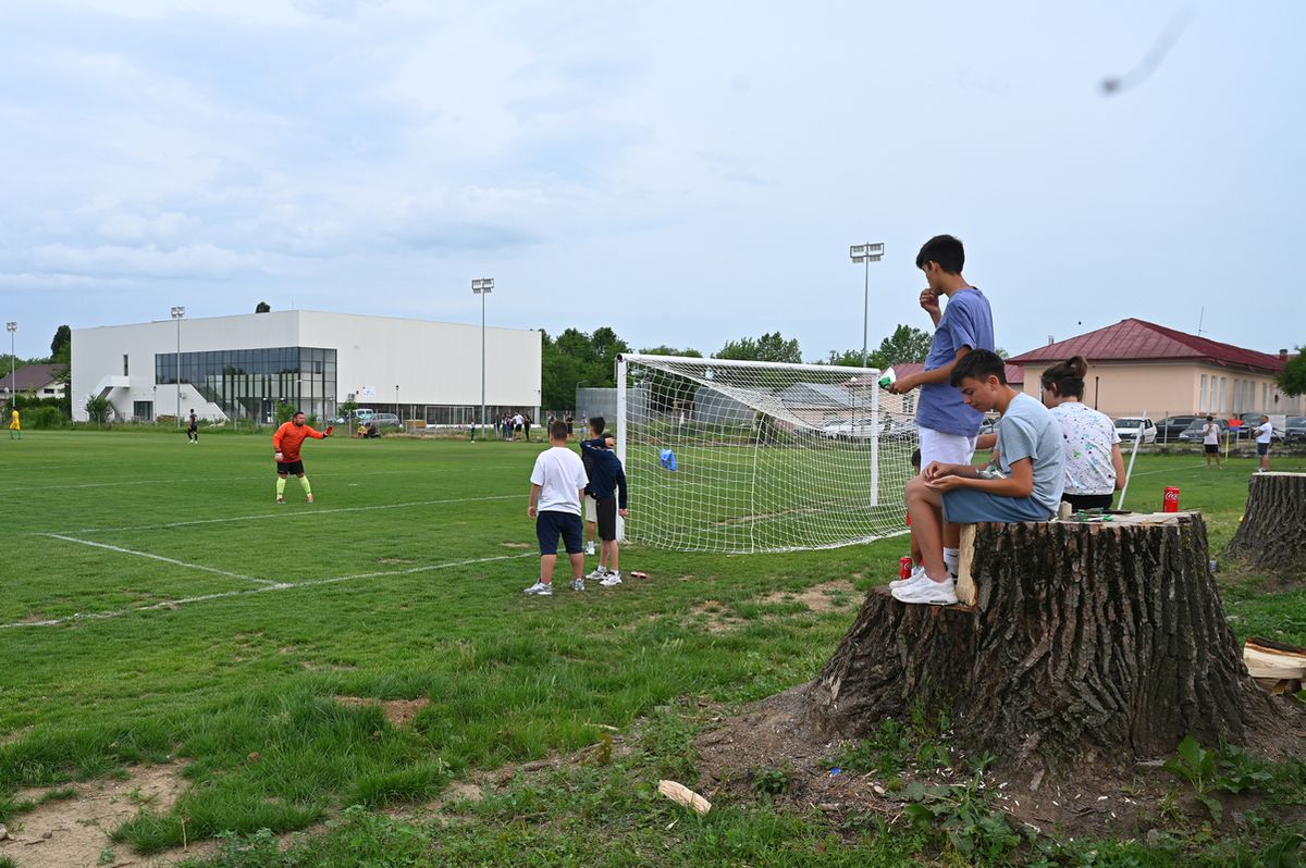 Game of Thrones în Liga 4 » Zmeii din Ogrezeni, campioni la pastramă! „Patroane, ești prea calm! Ai vândut meciul?” + Schimbare tactică: „Iese Motan, intră Pisoi”